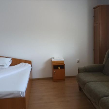 Vila Nadia Hotell Oesti-Paminteni Rum bild