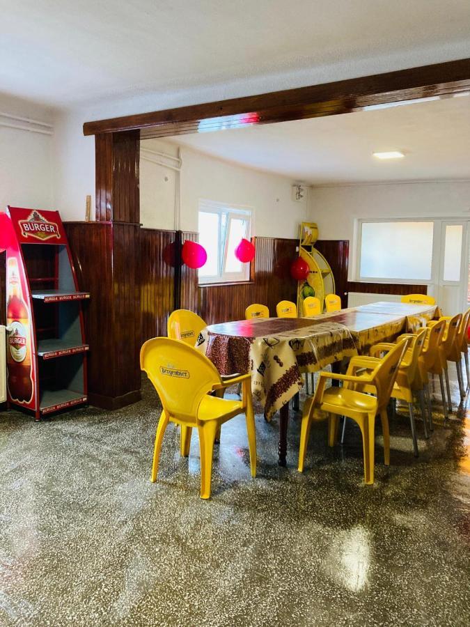Vila Nadia Hotell Oesti-Paminteni Exteriör bild